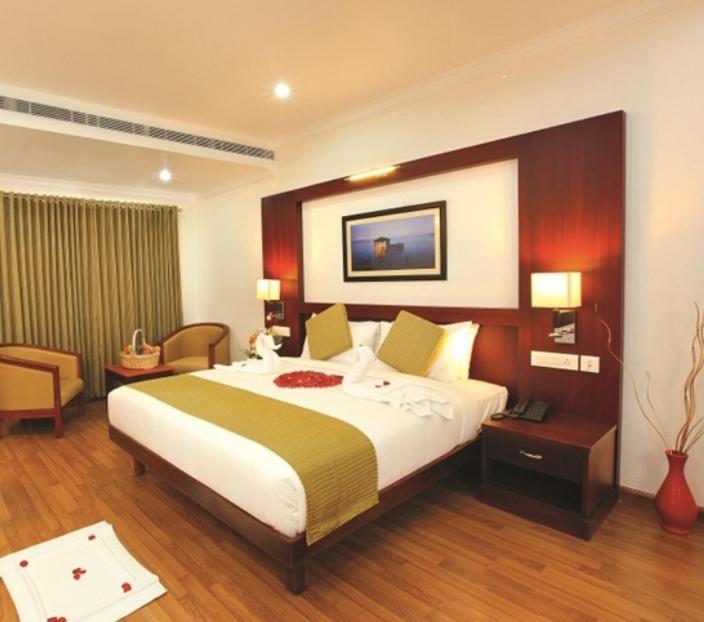 Hotel Raj Regency Nilamel Esterno foto