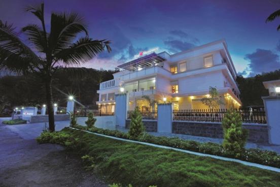 Hotel Raj Regency Nilamel Esterno foto
